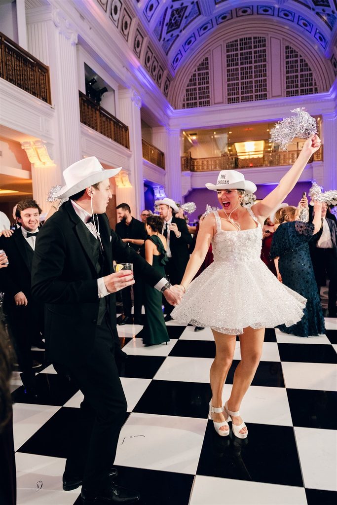 ohio-based destination wedding planner; wedding planning and design; cincinnati wedding planner; luxury wedding planner